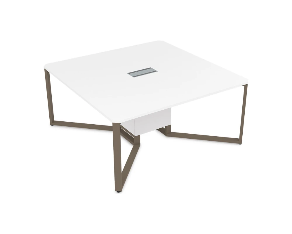 Стол-квадрат (1600x1600x750) САММИТ / SUMMIT