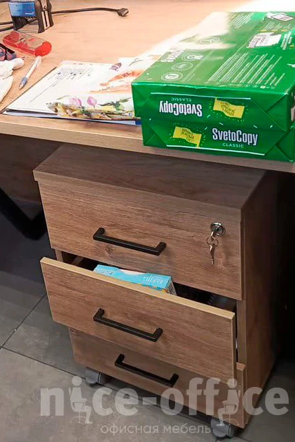 Тумба мобильная 3 ящ. Стандартные колеса 416x460x611 Style Project фото в интерьере 2