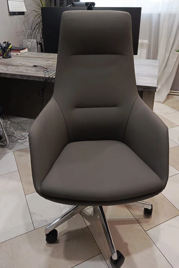 Кресло для руководителя RV DESIGN Soul (A1908) фото в интерьере 1